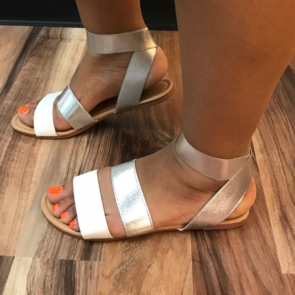 Shoes - ‼️ White Silver Stretch Ankle Strap Sandals